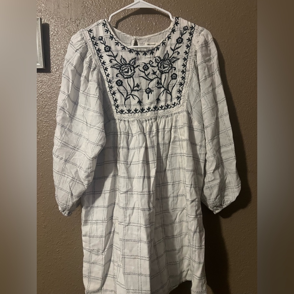 World Market White Top with Black Stitching
